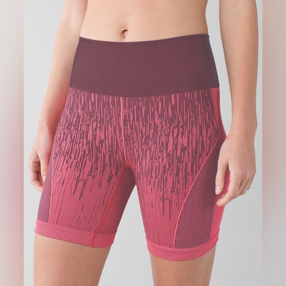 LULULEMON Sculpt Short Electric coral. Size 4